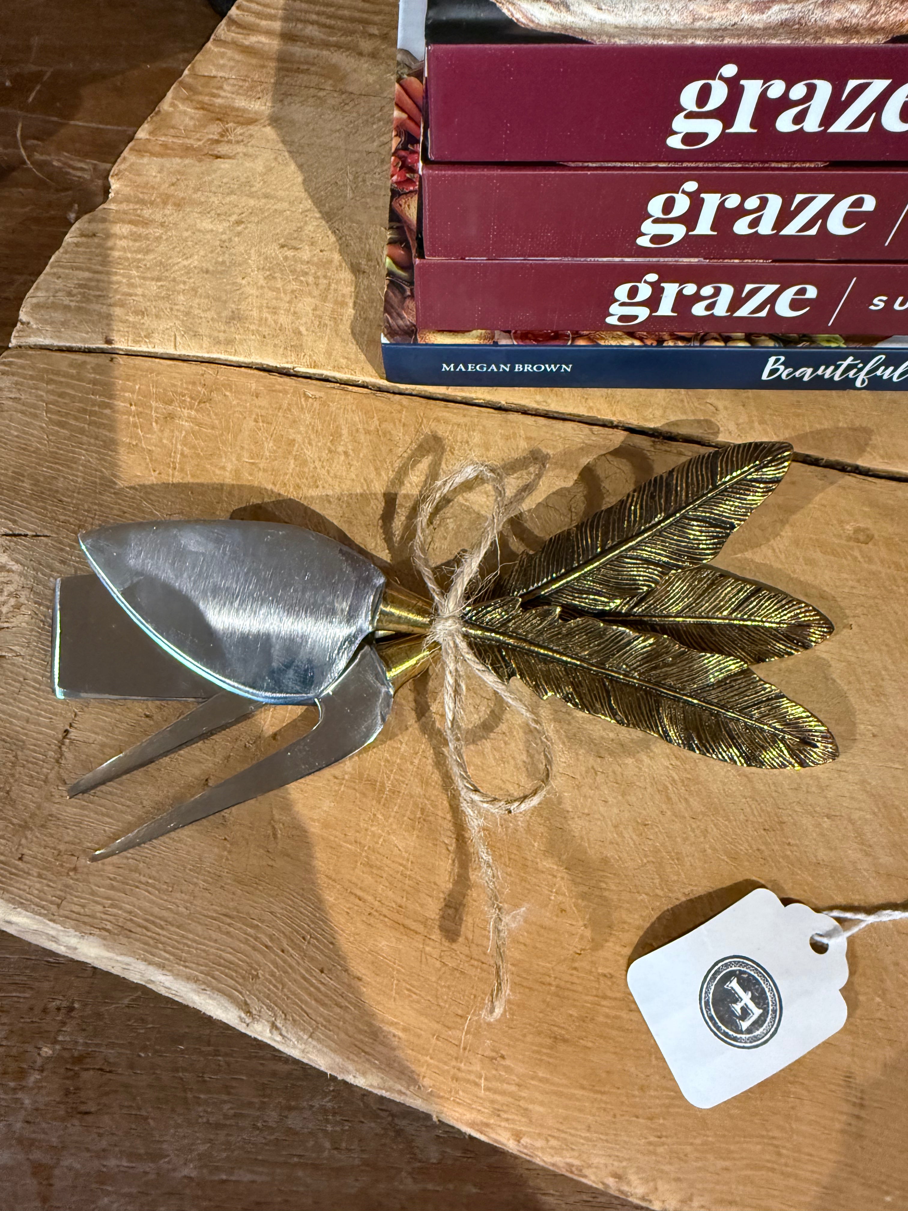 Brassy Leaf Cheese Spreader Set